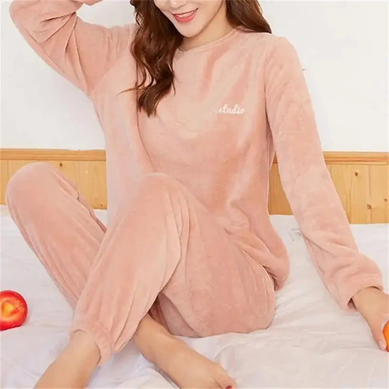 Women Velvet Pajama Set Fleecing Warm Loose Top And Elastic Waist Pants Casual Warm Woolen Suit Women 2024 Winter Men Sleepwear