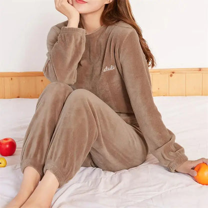 Women Velvet Pajama Set Fleecing Warm Loose Top And Elastic Waist Pants Casual Warm Woolen Suit Women 2024 Winter Men Sleepwear